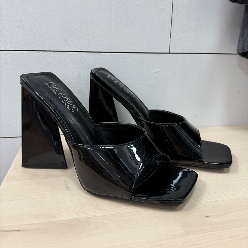 Cape Robbin Black Patent Heels